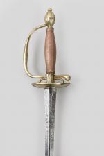 Epée d’officier modèle 1767

Pommeau en olive rainuré. Garde à une...